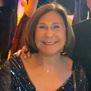 Meet your Posher, Leslie